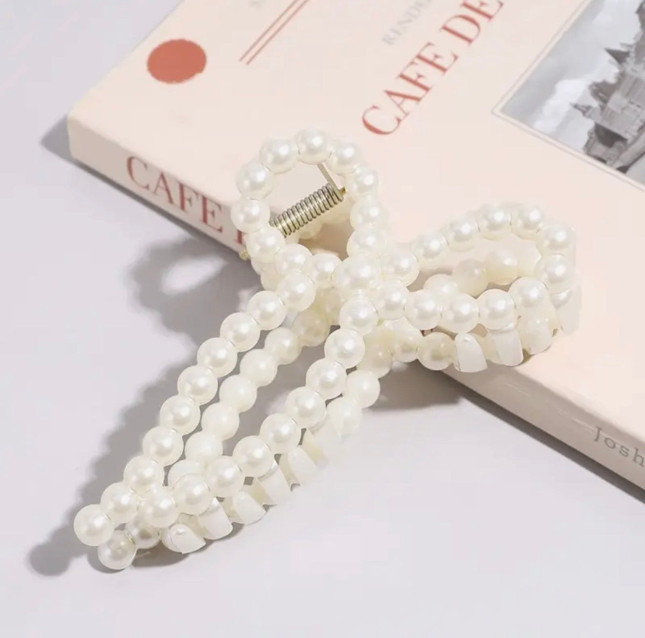 Bow Pearl Clawclip