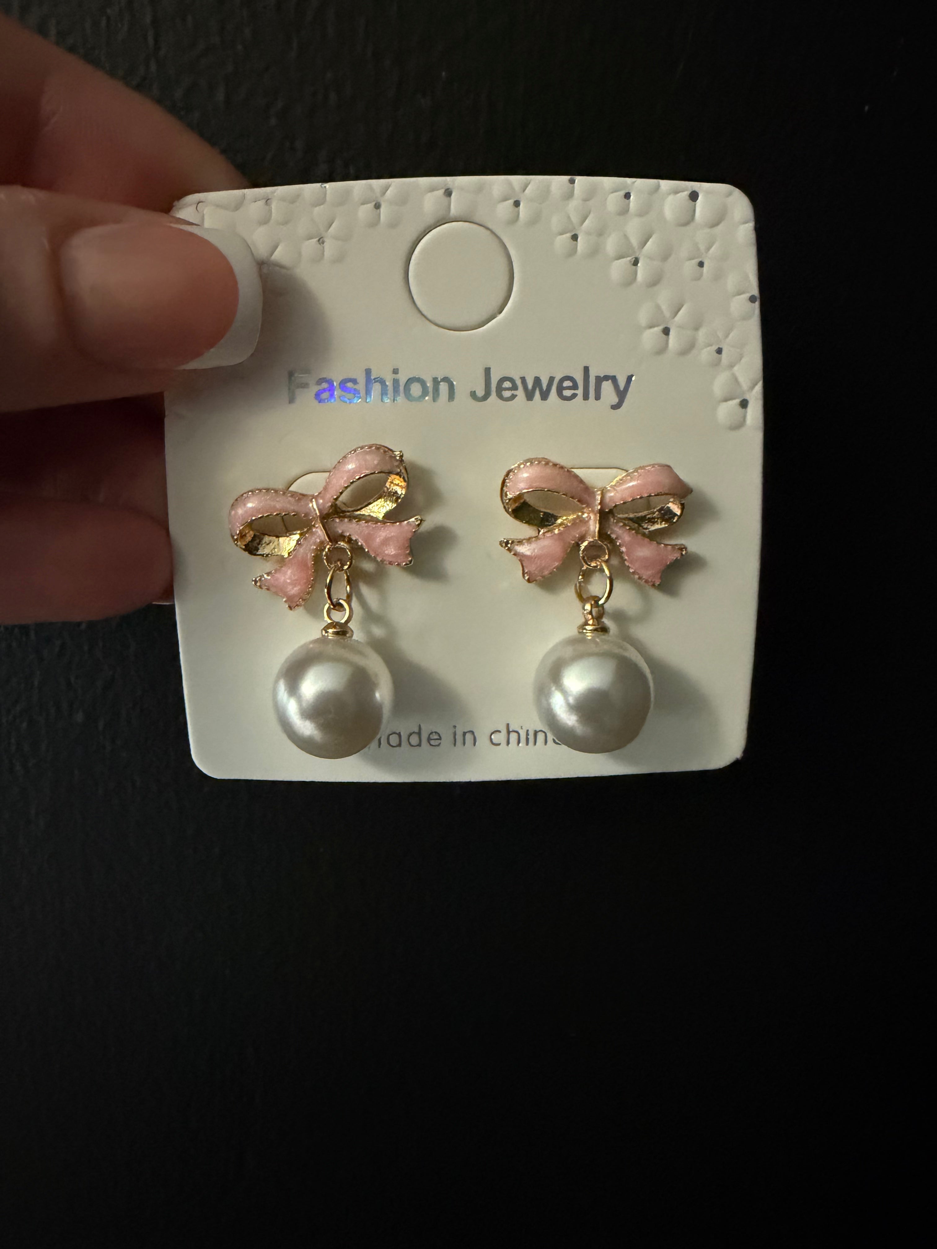 Bow earrings